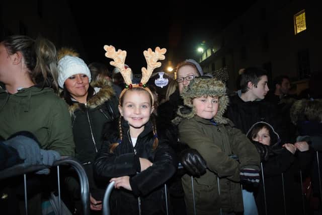 Leamington Lights switch onMHLC-20-11-16 Leamington Christmas Lights NNL-161120-213028009