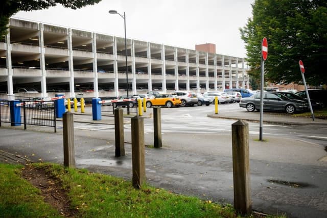 Free town centre parking in Leamington for Christmas shoppers